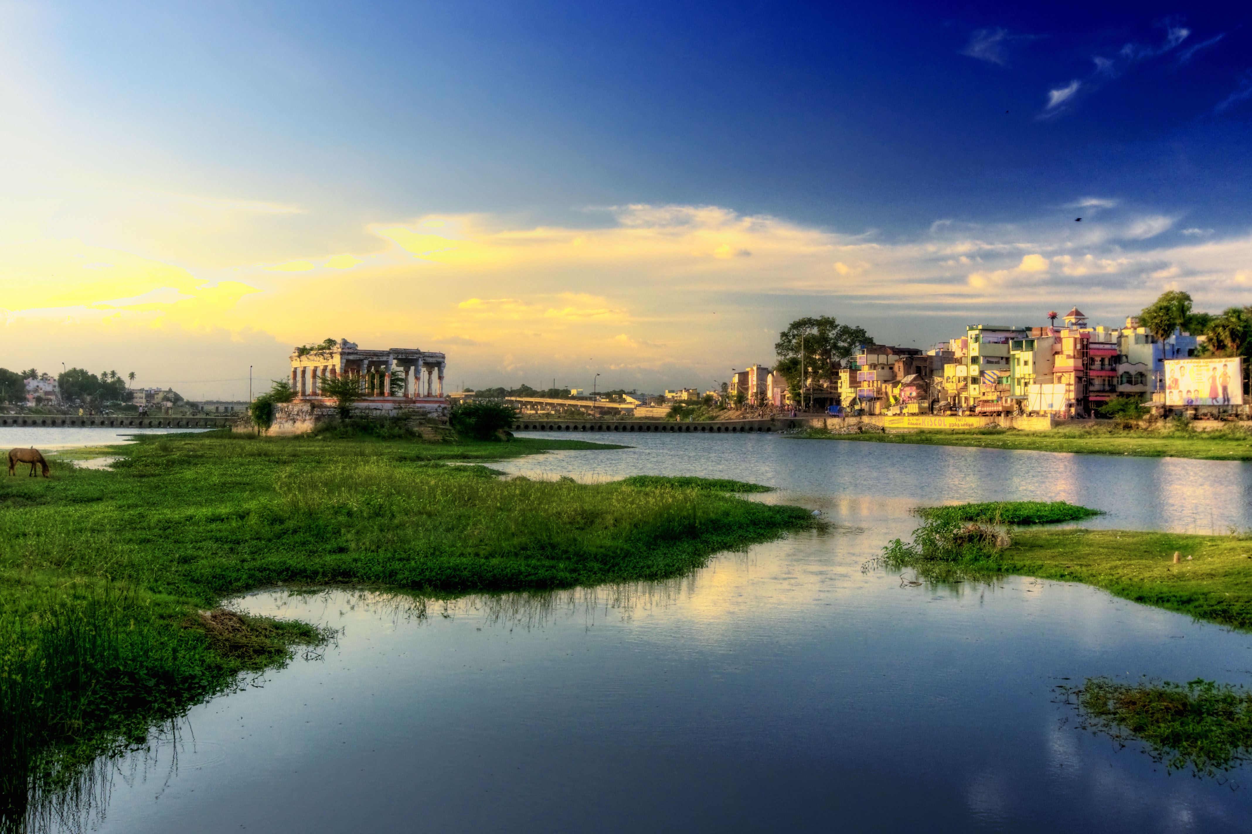 Vaigai River flowing through the city of Madurai